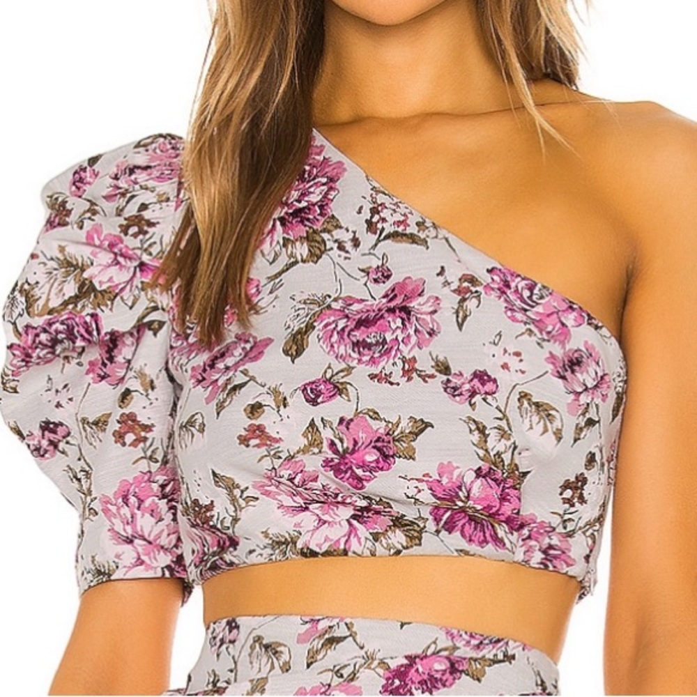 Vessi Top
Michael Costello